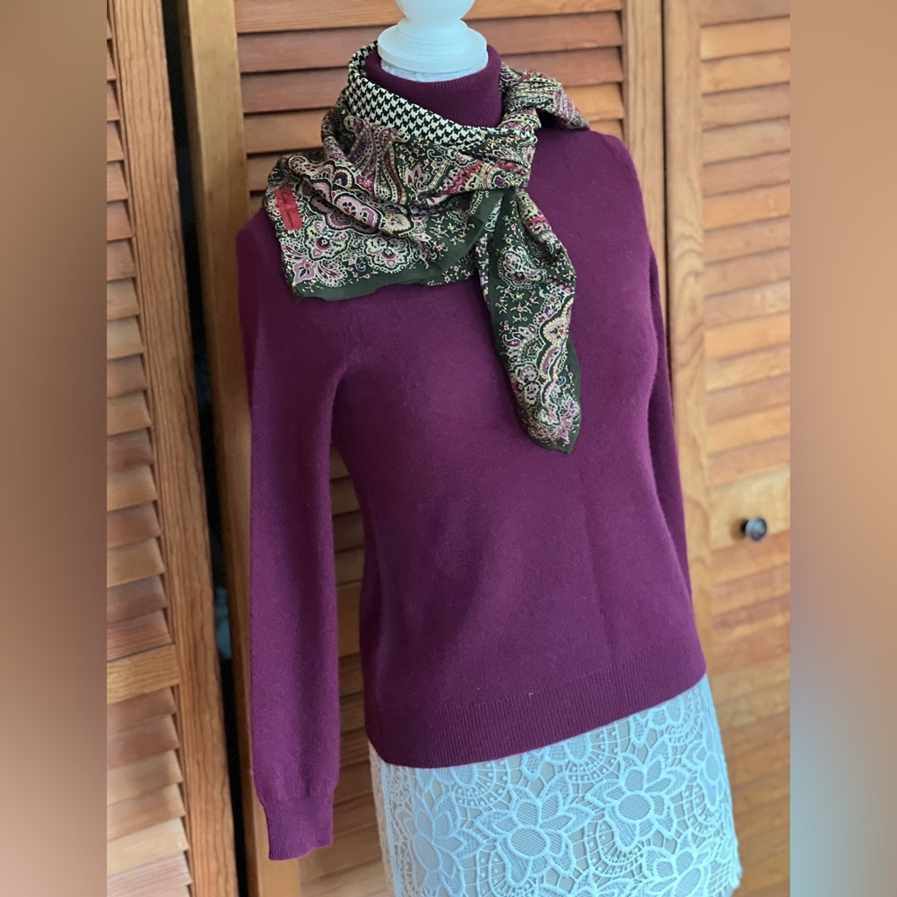 Lord and Taylor Cashmere Sweater - size S, NWT